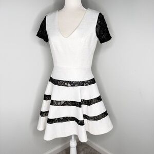 Alexis White Black Lace Fit and Flare V neck Mini Dress M
